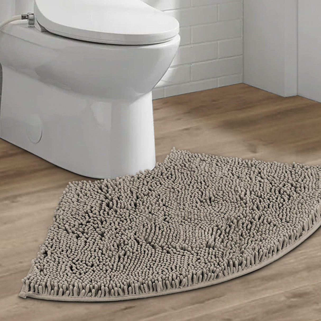 PrimeBeau Curved Bath Mat Luxury Chenille Extra Soft Absorbent Non Slip Quick Dry 16x33 (1 Piece)